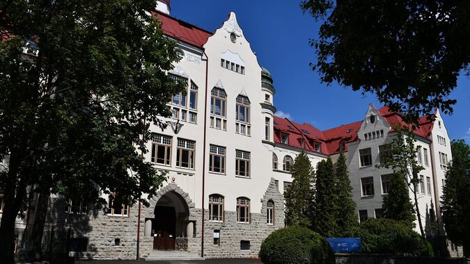 Університет Матея Бела