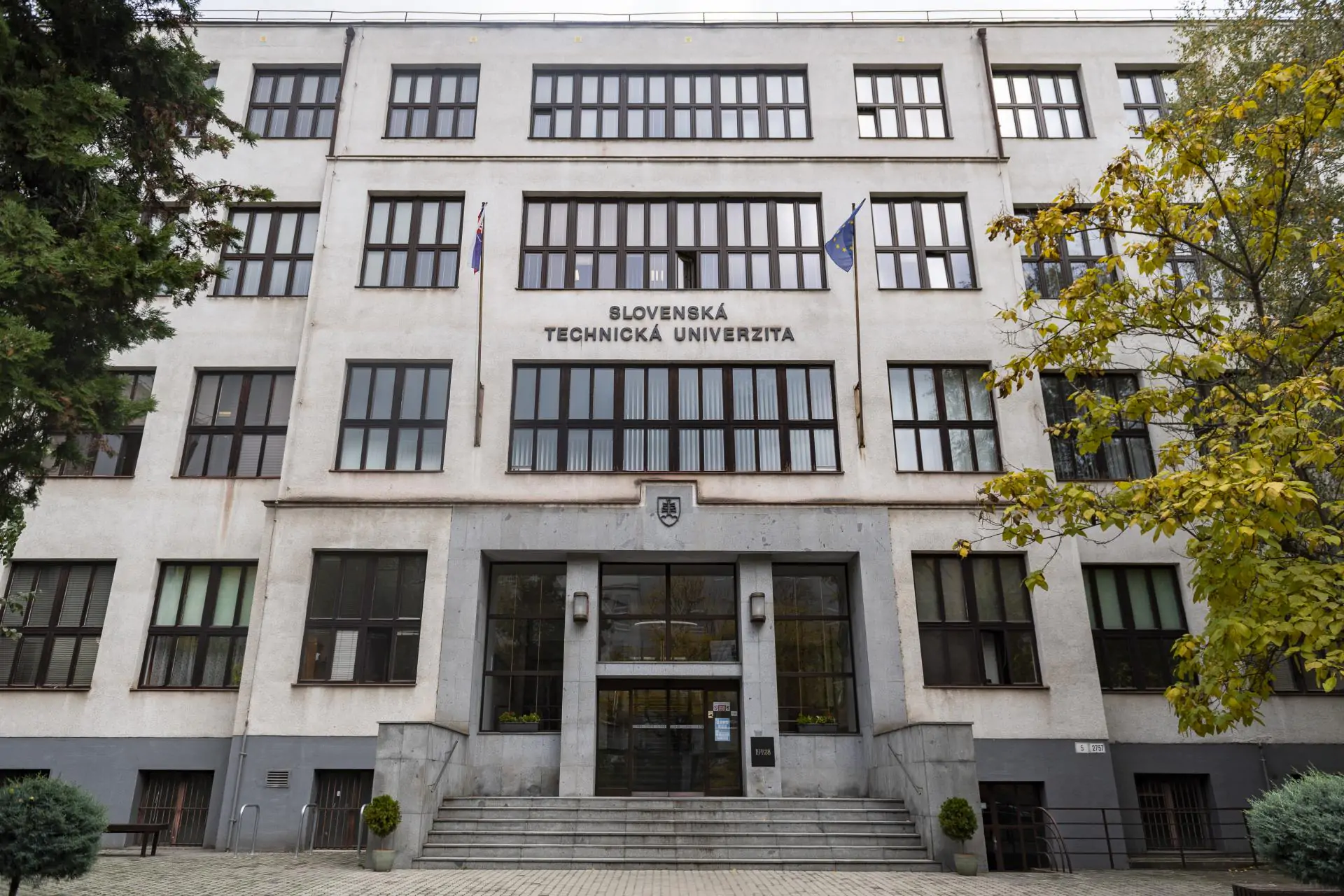 Словацький технічний університет у Братиславі
