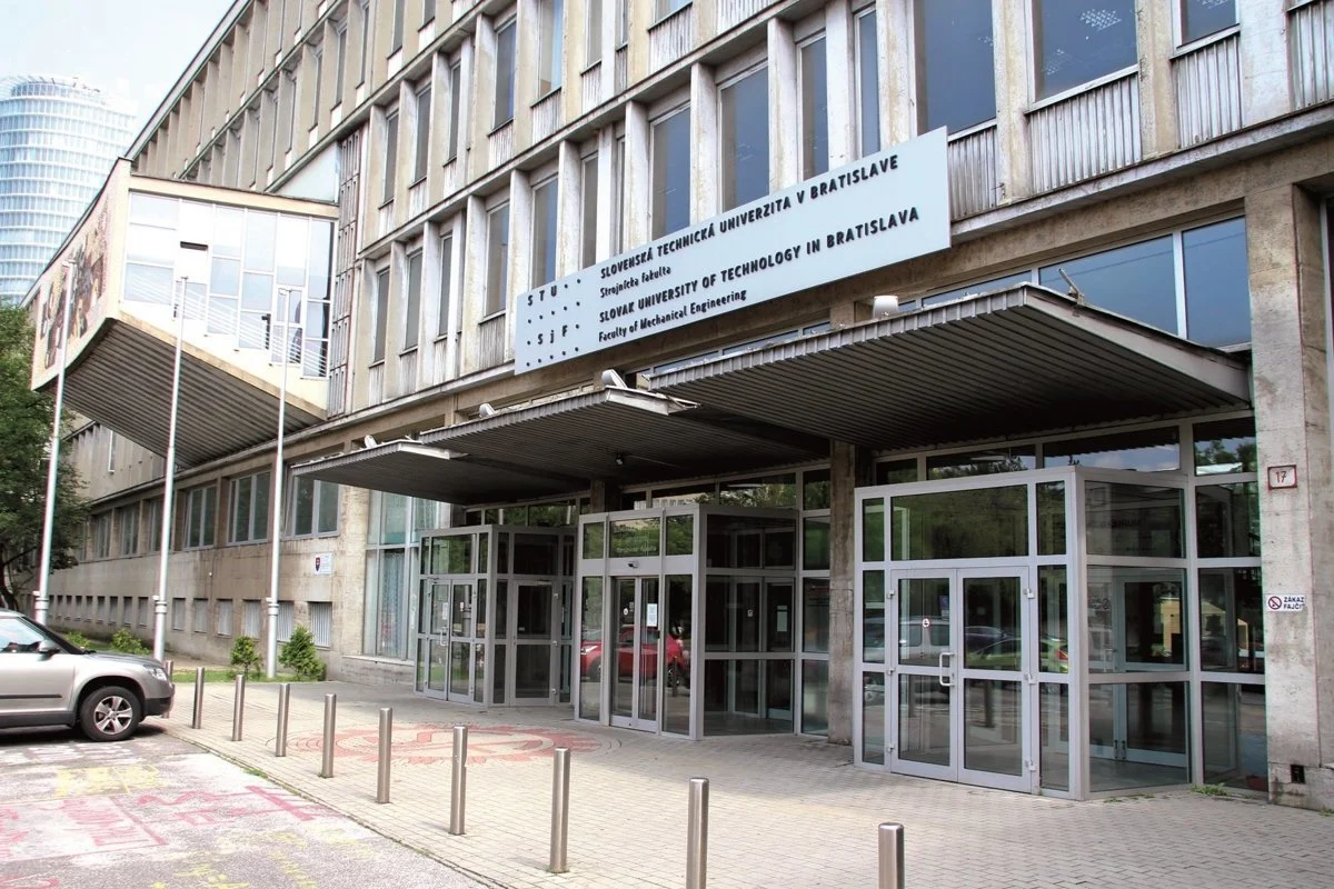 Словацький технічний університет у Братиславі