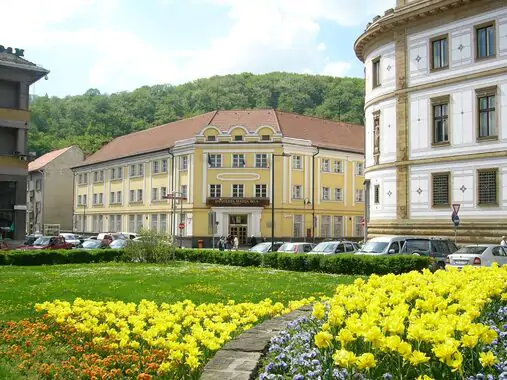 Университет Матея Бела