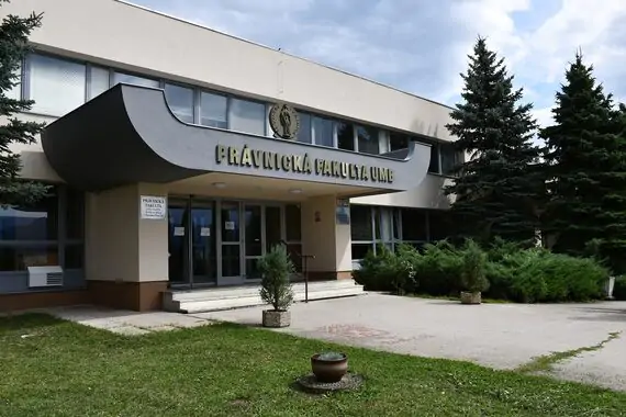 Университет Матея Бела